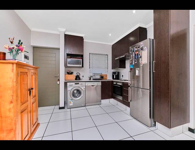 1 BEDROOM APARTMENT FOR SALE IN LONEHILL